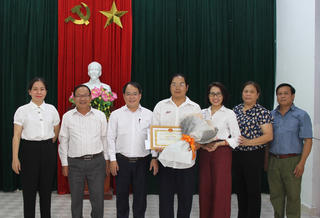 Biểu dương người dũng cảm cứu người đuối nước trên sông Hàn