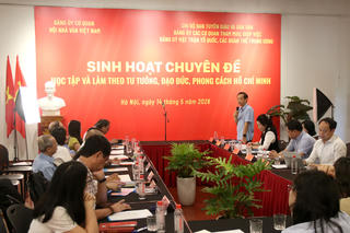 Thấm nhuần tư tưởng, đạo đức, phong cách Hồ Chí Minh