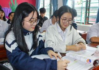 Tuyển sinh lớp 10 ở Hà Tĩnh: Vì sao nơi ‘khát’ học sinh, chỗ lại quá tải?