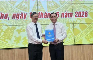 Phê chuẩn ông Lê Công Lý giữ chức vụ Phó Chủ tịch UBND thành phố Cần Thơ