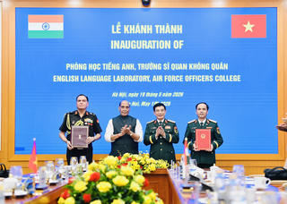 Thúc đẩy hợp tác quốc phòng Việt Nam - Ấn Độ