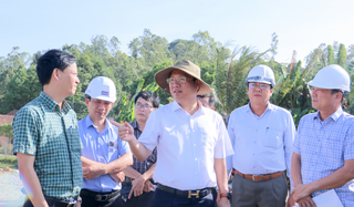Quảng Ngãi: Đẩy nhanh tiến độ đường ven biển Dung Quất-Sa Huỳnh