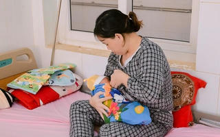 Phụ nữ sinh đủ 2 con trước 35 tuổi được hỗ trợ ít nhất 2 triệu đồng, từ tháng 1/2027