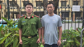 Hà Nội: Đối tượng truy nã ra đầu thú sau nhiều năm lẩn trốn