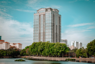 Tân Hoàng Minh đang làm gì tại phía Đông Hà Nội?