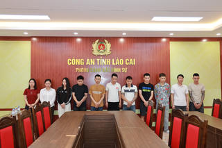 Lào Cai: Khởi tố 11 đối tượng lừa đảo qua hình thức livestream "đổ thạch" 