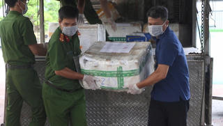 Khởi tố 35 bị can về hành vi tàng trữ, mua bán hơn 1,3 tấn xyanua 