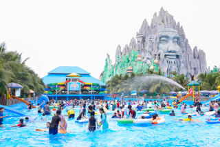 Nhộn nhịp du lịch hè