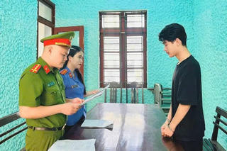 Khởi tố hai mẹ con mượn xe máy mang đi cầm đồ 
