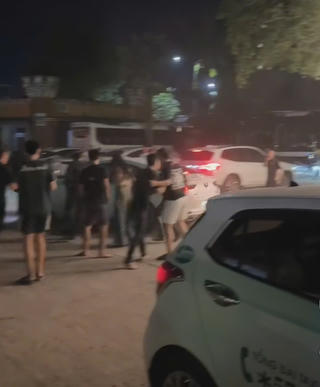 Nghệ An: Xác minh vụ ô tô lao vào nhóm người sau mâu thuẫn
