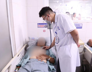 Nắng nóng kéo dài làm tăng nguy cơ sốc nhiệt