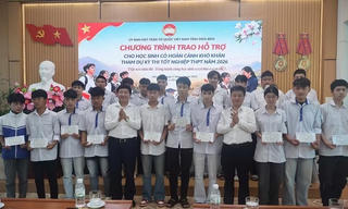 Mặt trận tỉnh Điện Biên hỗ trợ hơn 600 em học sinh trước kỳ thi tốt nghiệp THPT
