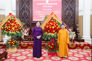 [SHORT] Phó Chủ tịch - Tổng Thư ký Hà Thị Nga chúc mừng Đại lễ Phật đản tại Học viện Phật giáo Việt Nam