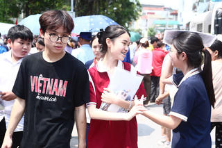 Hà Nội ghi nhận 2 thí sinh mang điện thoại vào phòng thi môn Toán vào lớp 10