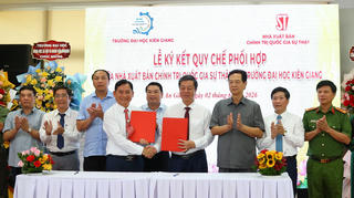 Nhà xuất bản Chính trị quốc gia Sự thật và Trường Đại học Kiên Giang ký kết Quy chế phối hợp