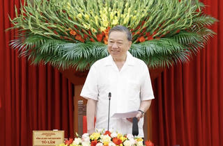 Đổi mới phương thức lãnh đạo của Đảng để làm cho đất nước phát triển bền vững