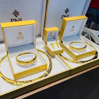 Giá vàng đi ngang, vàng SJC giao dịch 157,5 triệu đồng/lượng