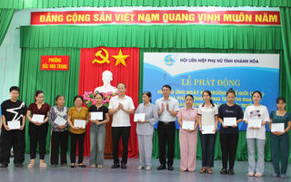 Chủ tịch Mặt trận tỉnh Khánh Hòa dự lễ phát động toàn dân chung tay bảo vệ môi trường tại phường Bắc Nha Trang