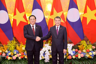 Thủ tướng Lê Minh Hưng hội đàm với Thủ tướng Lào