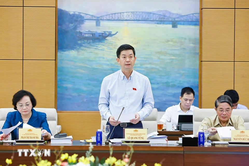 Tổng thư ký Quốc hội, Chủ nhiệm Văn phòng Quốc hội Lê Quang Tùng phát biểu. (Ảnh: Doãn Tấn/TTXVN)