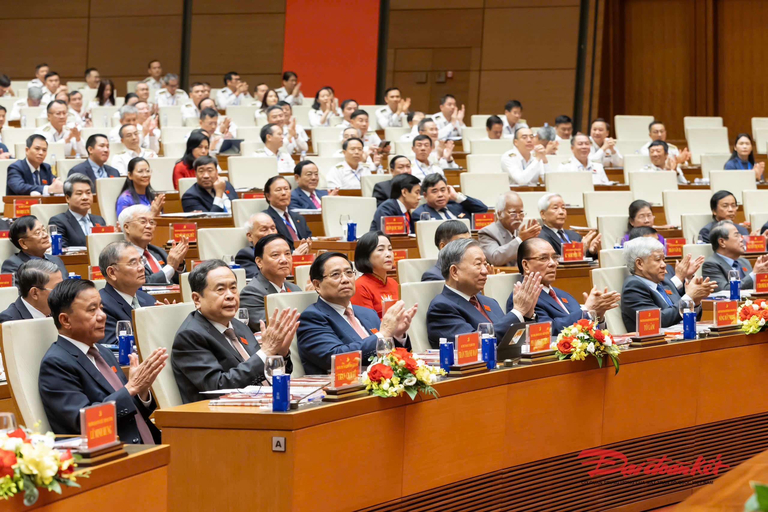 Tổng Bí thư Tô Lâm và các lãnh đạo, nguyên lãnh đạo Đảng, Nhà nước, Quốc hội, Chính phủ, MTTQ Việt Nam dự Đại hội. Ảnh: Quang Vinh.