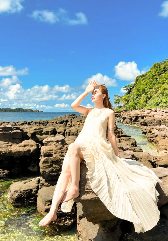 Đảo ngọc Phú Quốc được khách du lịch đánh giá cực kỳ đẹp, đến nổi cứ cầm điện thoại lên và bấm máy, còn lại để Phú Quốc lo. Ảnh Nguyễn Minh.