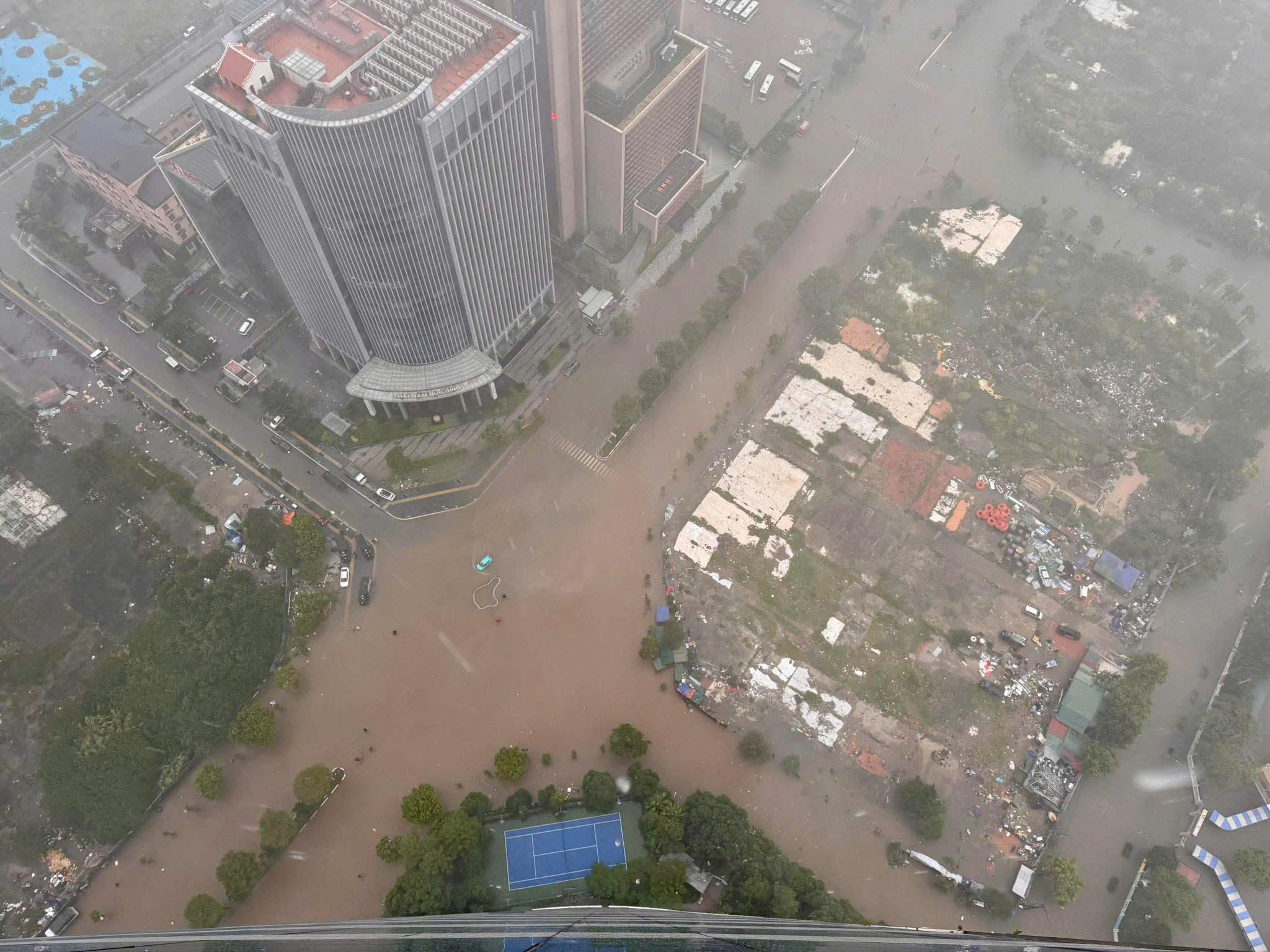 Đường Dương Đình Nghệ - Hà Nội.&nbsp;Ảnh: CK.