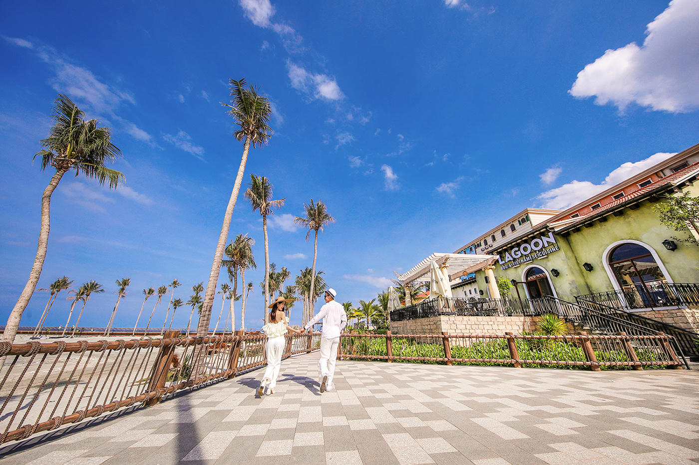 Một góc khu Địa Trung Hải ở Nam đảo Phú Quốc. Nơi các cặp đôi uyên ương muốn tìm đến vừa nghỉ dưỡng, vừa checkin làm kỷ niệm để đời. Ảnh Nguyễn Minh.