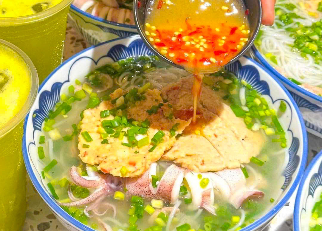 Bún quậy - đặc sản không thể bỏ qua mỗi khi du khách đặt chân đến Phú Quốc. Ảnh Nguyễn Minh.  