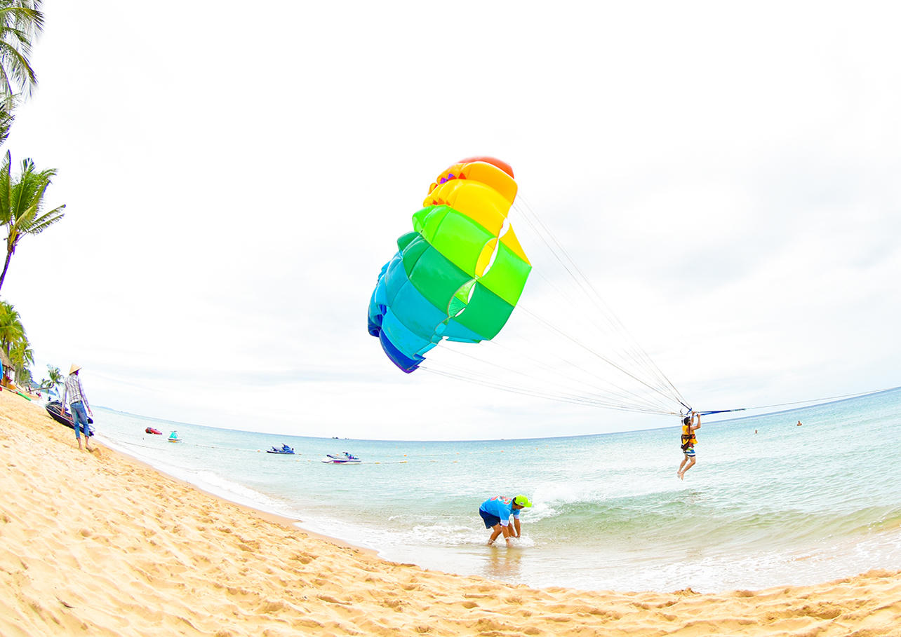 Dịch vụ vui chơi giải trí đa dạng, hấp dẫn du khách. Ảnh Nguyễn Minh.