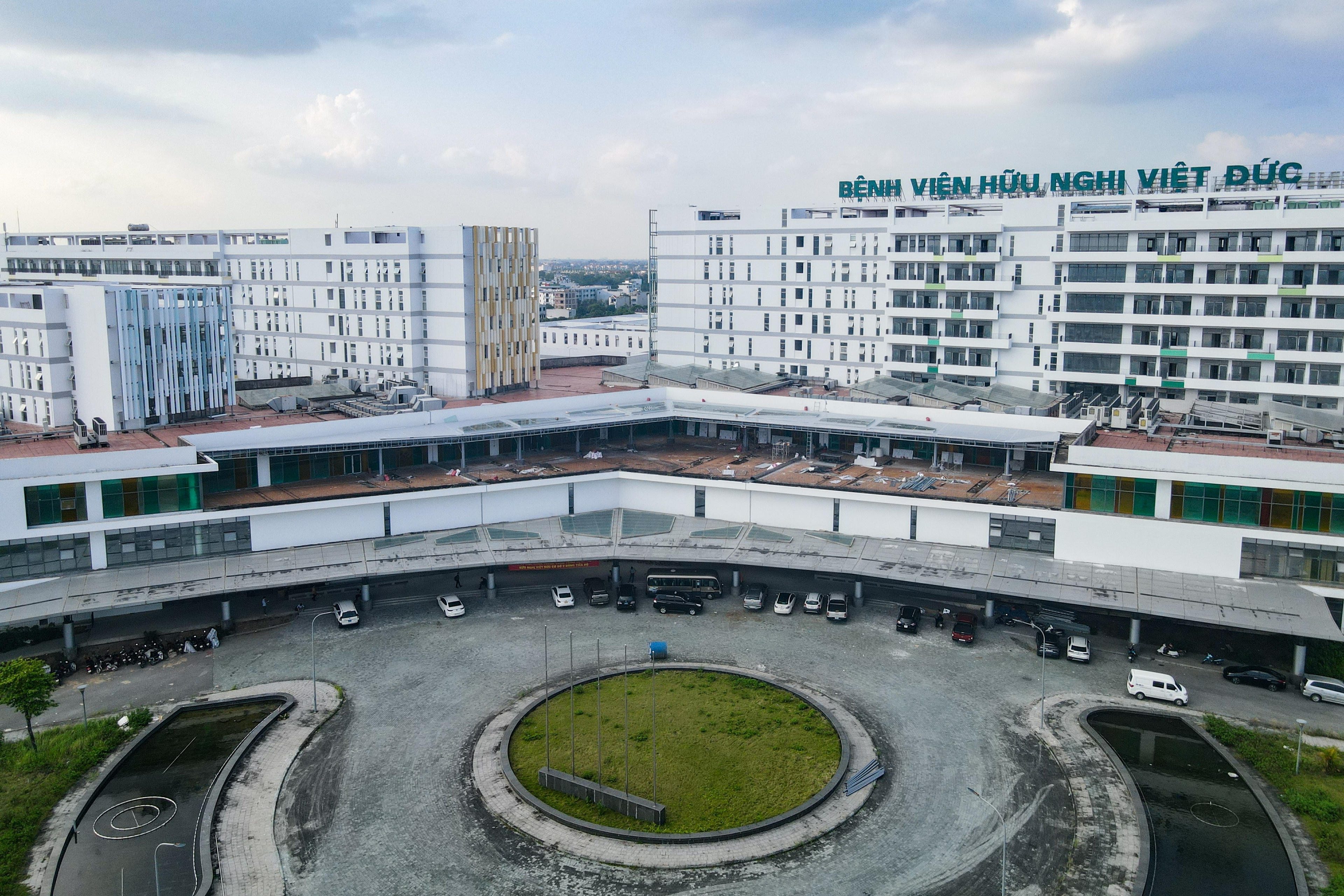 Việc sớm đưa Bệnh viện Hữu nghị Việt Đức cơ sở 2 vào hoạt động được kỳ vọng sẽ tạo bước chuyển lớn.  cho mạng lưới y tế khu vực phía Bắc. Người dân các tỉnh Ninh Bình, Thanh Hóa, Nghệ An.  sẽ không phải ra Hà Nội điều trị các ca phẫu thuật phức tạp, giúp tiết kiệm chi phí, . giảm áp lực cho tuyến Trung ương. Ảnh: Đình Minh.