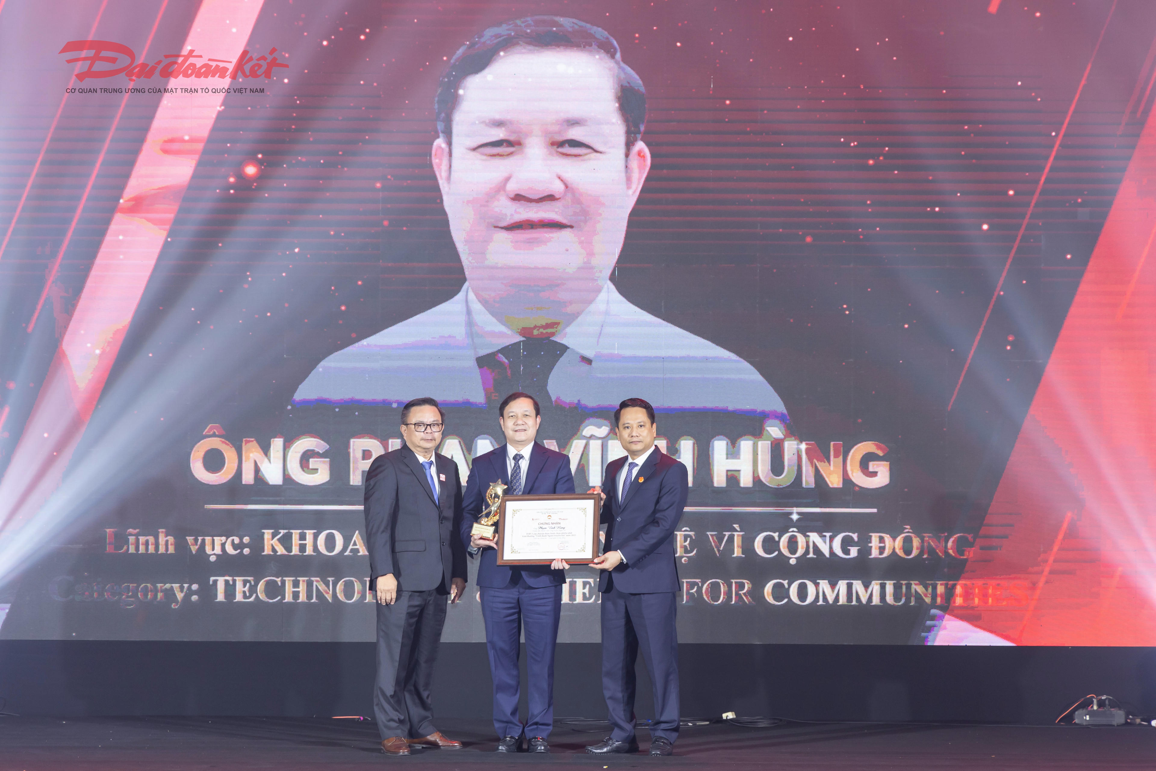 Lễ trao giải  “Vinh danh Người truyền lửa”