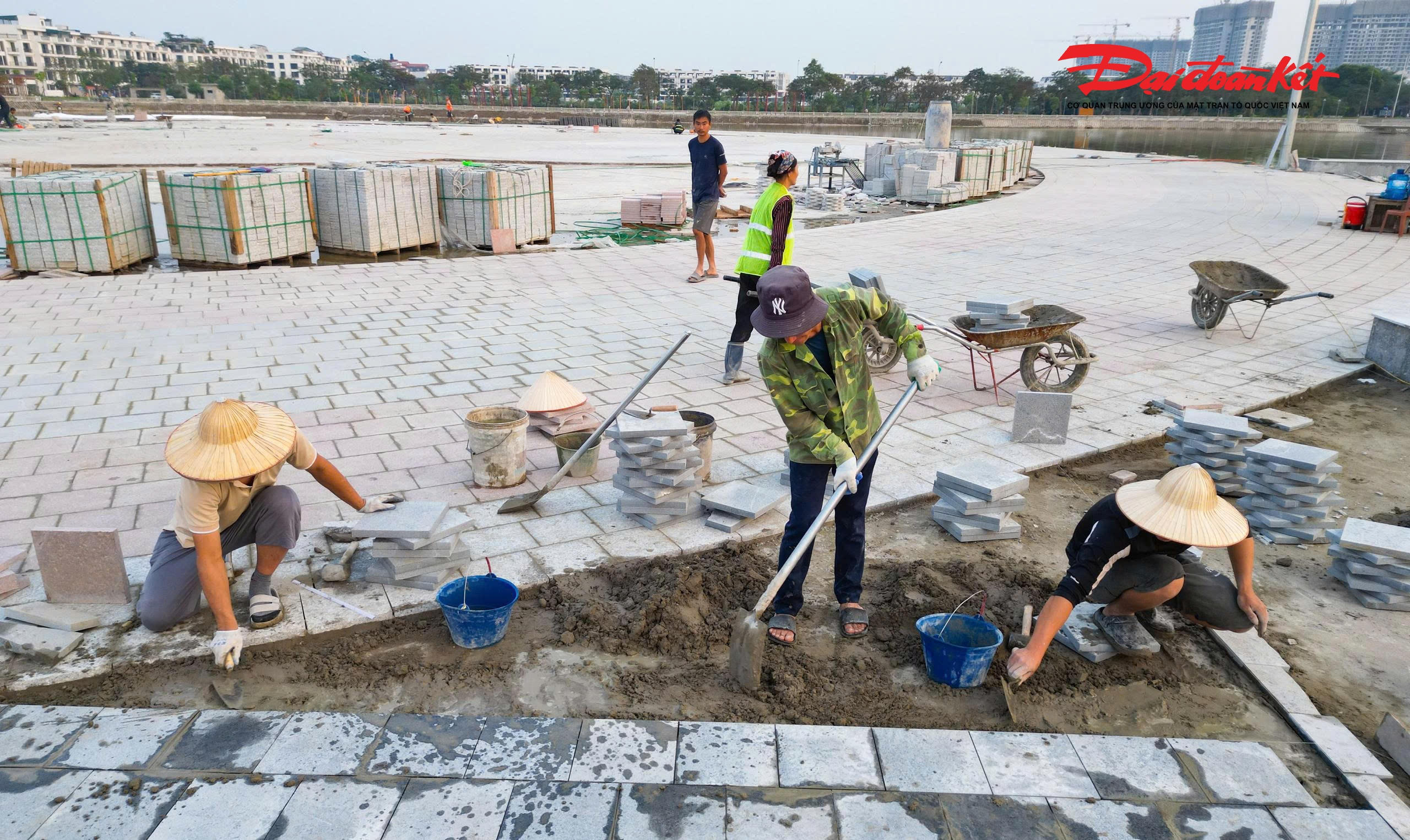 Toàn cảnh công viên gần 300 tỷ đồng, điểm nhấn cổng hoa sen 5 cánh ở Hà Nội