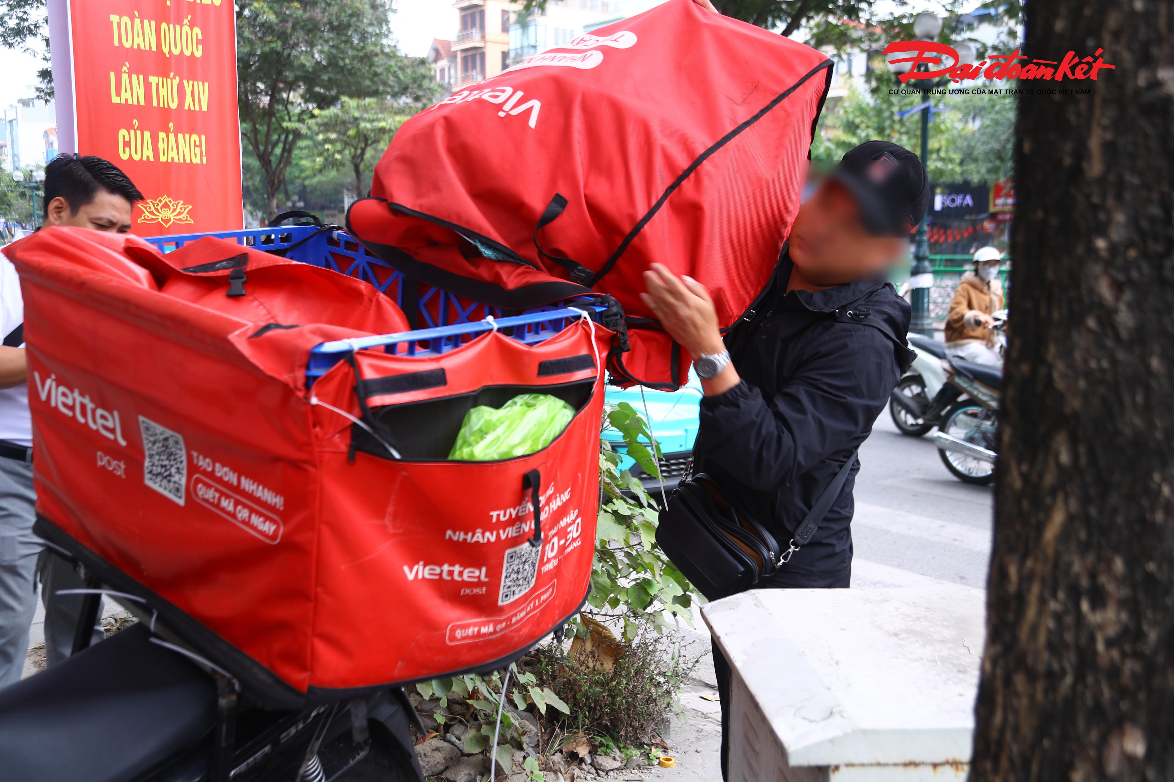 "Tôi cũng không để ý hàng hóa trên xe làm che khuất biển số. Sau lần này tôi sẽ hứa không tái phạm",&nbsp;anh T.V.Q. nói.. 