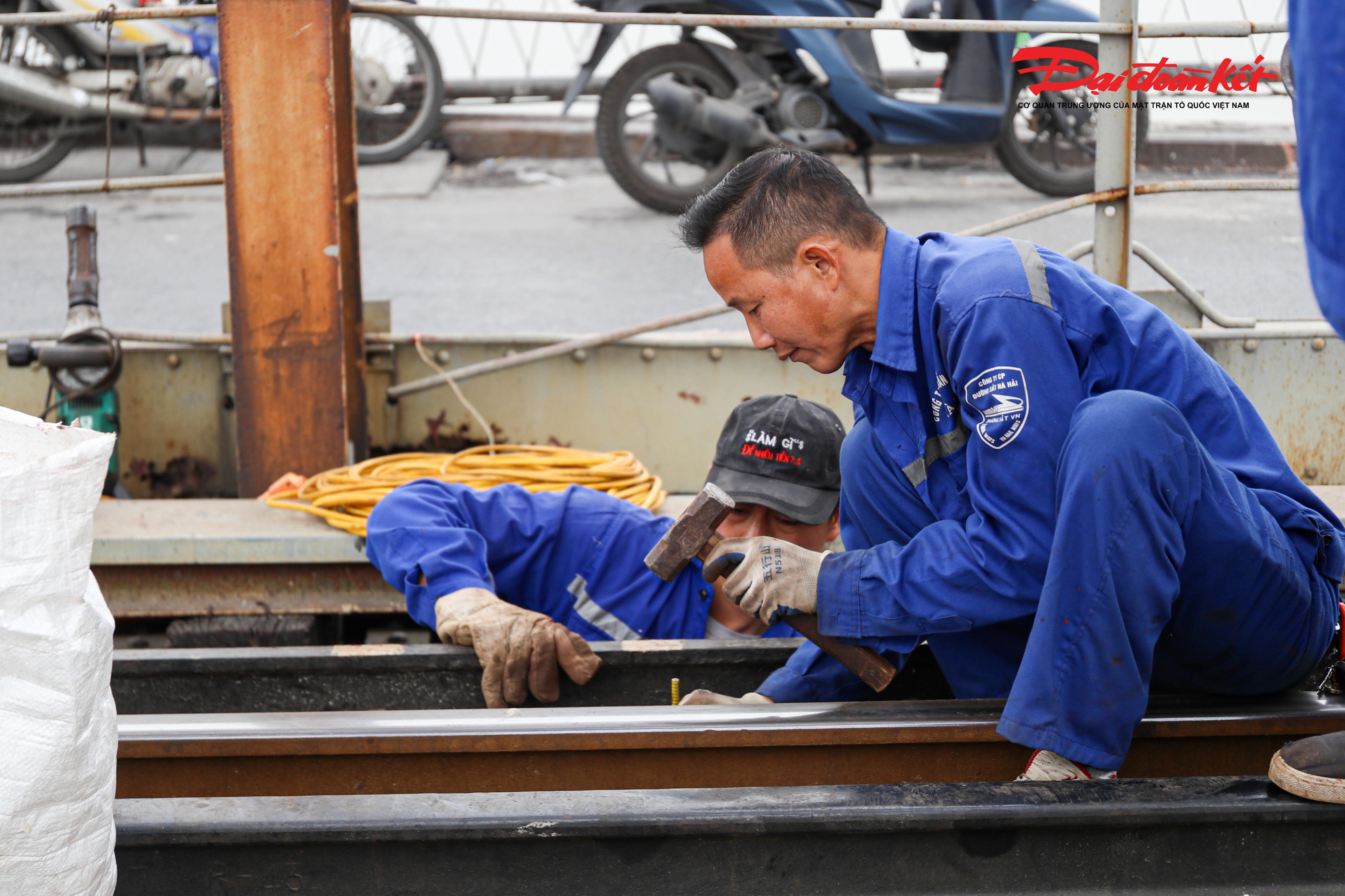 Anh Nguyễn Minh Đức, người dân phường Hồng Hà cho biết, việc trùng tu kịp thời đã góp phần giảm nguy cơ mất an toàn giao thông, đặc biệt vào giờ cao điểm hoặc khi lượng người qua cầu đông.