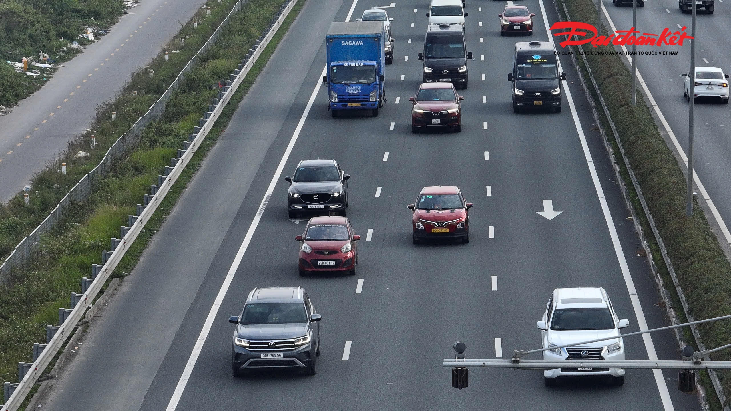 Tại tuyến đường cao tốc Pháp Vân - Cầu Giẽ các phương tiện lưu thông thuận lợi.