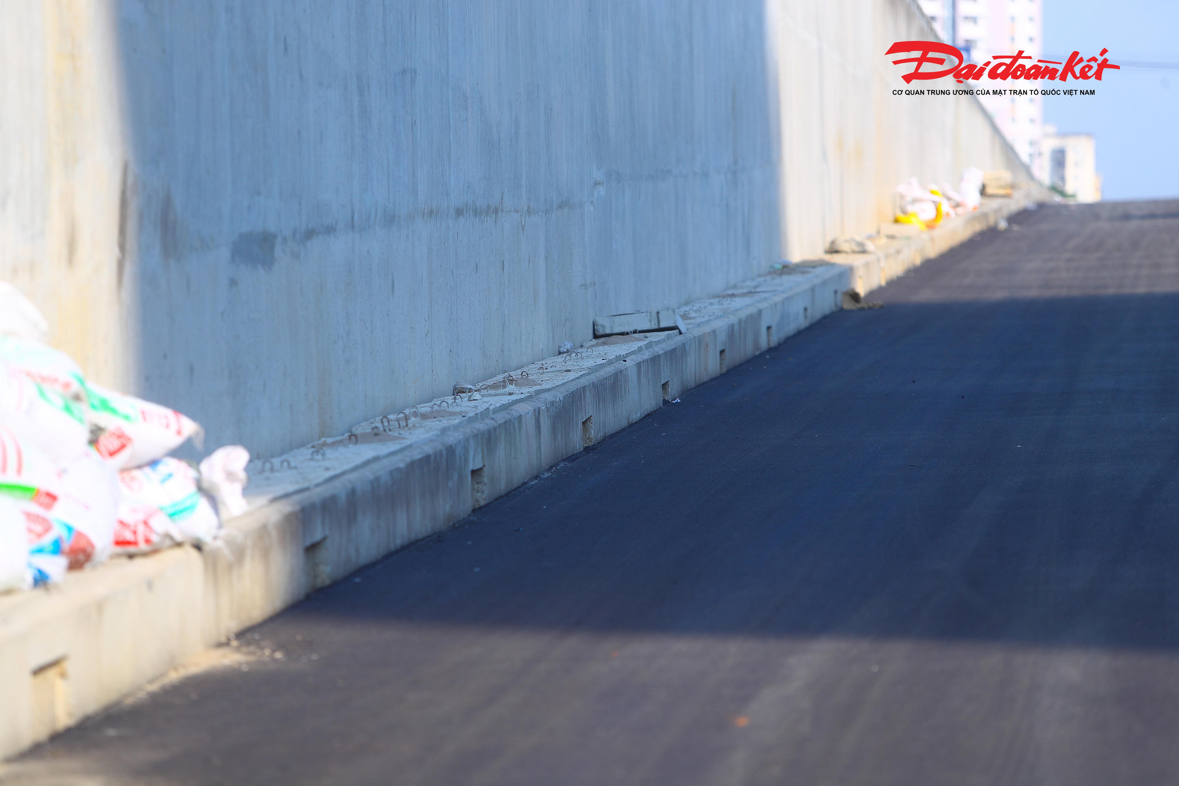 Các tuyến cống, rãnh thu nước trong hầm và khu vực dẫn vào hầm được hoàn thiện nhằm bảo đảm khả năng tiêu thoát nước nhanh, hạn chế nguy cơ ngập úng trong mùa mưa.