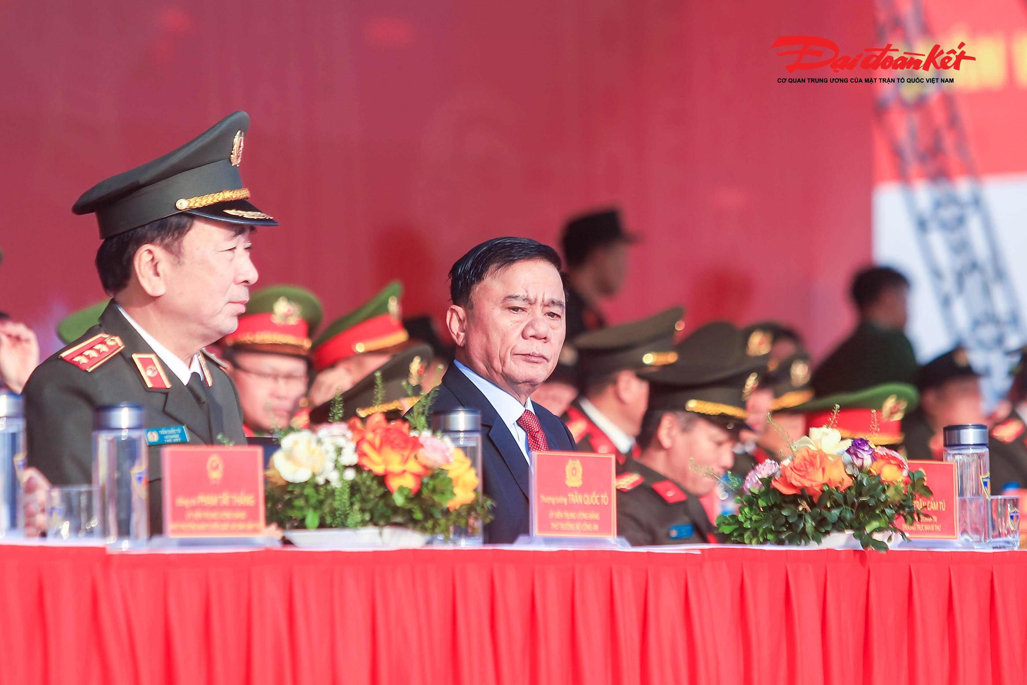 Sáng 10/1&nbsp;tại Quảng trường Sân vận động quốc gia Mỹ Đình (thành phố Hà Nội) Bộ Công an tổ chức Lễ xuất quân bảo đảm an ninh, trật tự Đại hội Đại biểu toàn quốc lần thứ XIV của Đảng. Dự và chỉ đạo có Thường trực Ban Bí thư Trần Cẩm Tú.. 