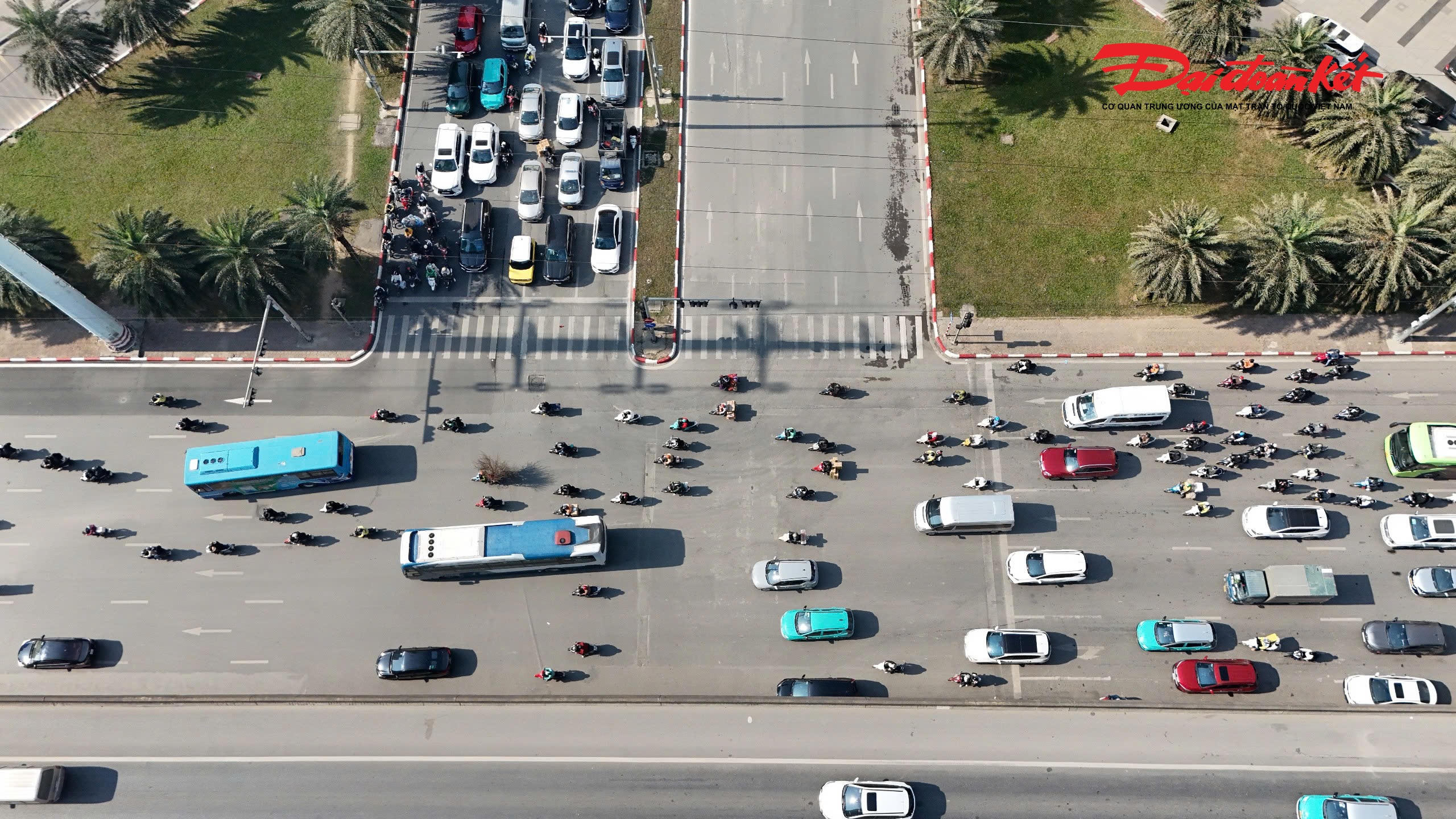 Việc đầu tư xây dựng hầm chui tại nút giao Mễ Trì – Dương Đình Nghệ – Vành đai 3 được đánh giá là cần thiết và cấp bách trong bối cảnh hạ tầng giao thông khu vực phía Tây Hà Nội đang chịu áp lực lớn. Công trình không chỉ giúp giảm ùn tắc, rút ngắn thời gian di chuyển mà còn nâng cao năng lực khai thác của tuyến Vành đai 3 trục giao thông xương sống của Thủ đô.