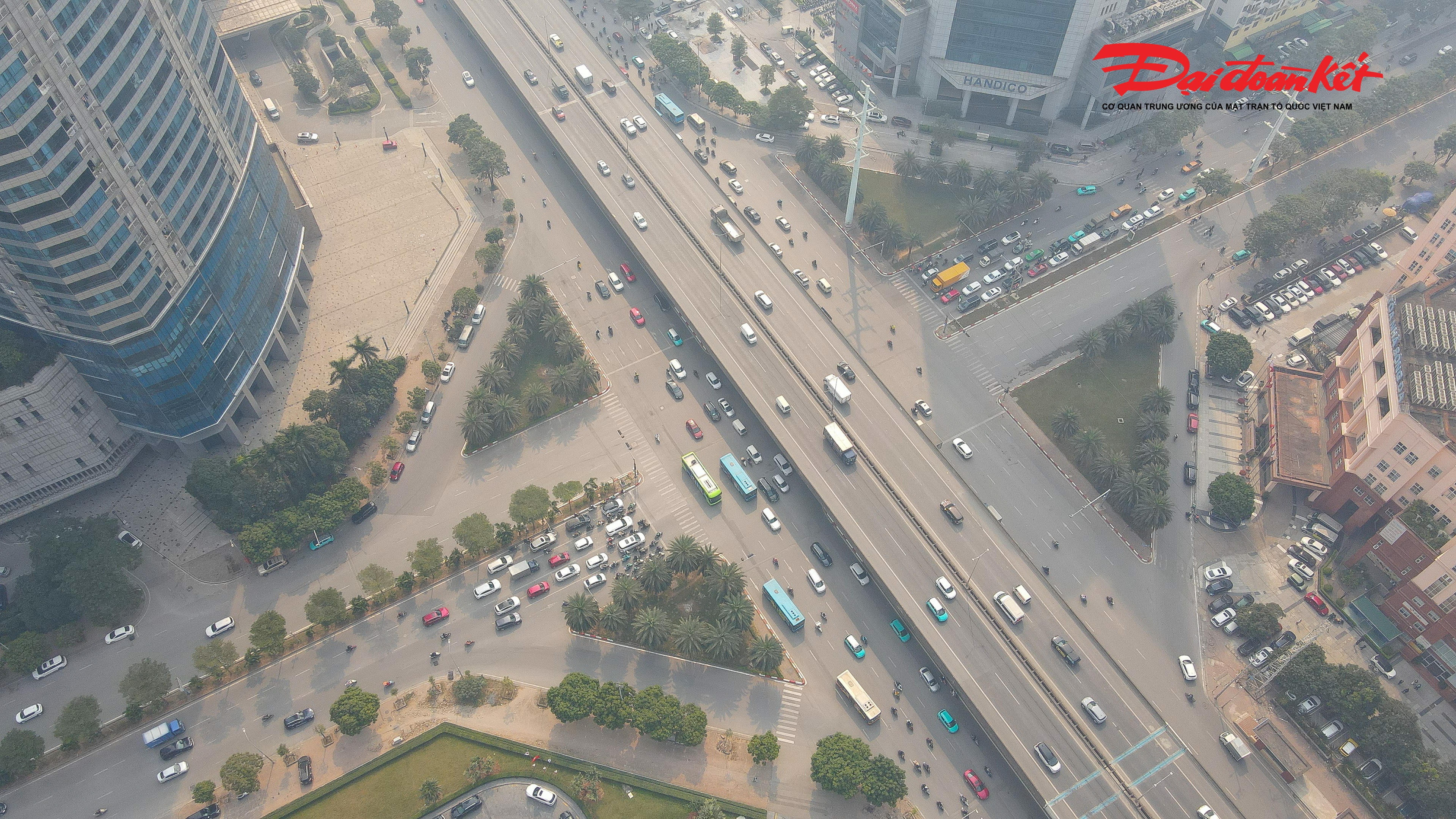 Hiện nay, Hà Nội đang có 4 hầm chui đã đưa vào khai thác gồm Kim Liên - Xã Đàn, Trung Hòa, nút giao Thanh Xuân và Lê Văn Lương. Bên cạnh đó, hai hầm chui khác là Giải Phóng - Kim Đồng và nút giao Cổ Linh đang trong quá trình xây dựng.