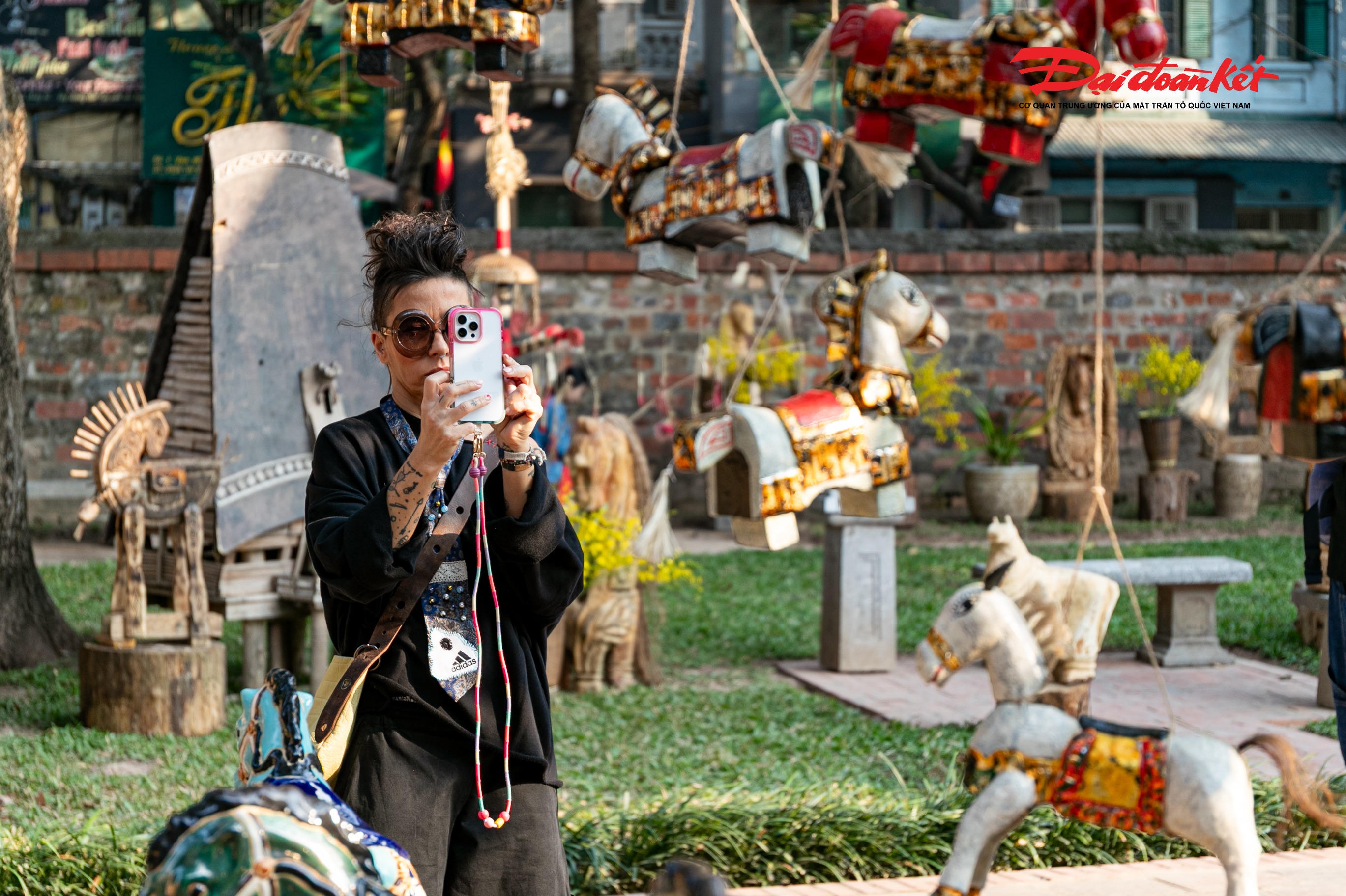 Từ tháng 1 đến tháng 3/2026, trưng bày chuyên đề “Ngựa về phố” diễn ra tại Di tích Quốc gia đặc biệt Văn Miếu – Quốc Tử Giám. 