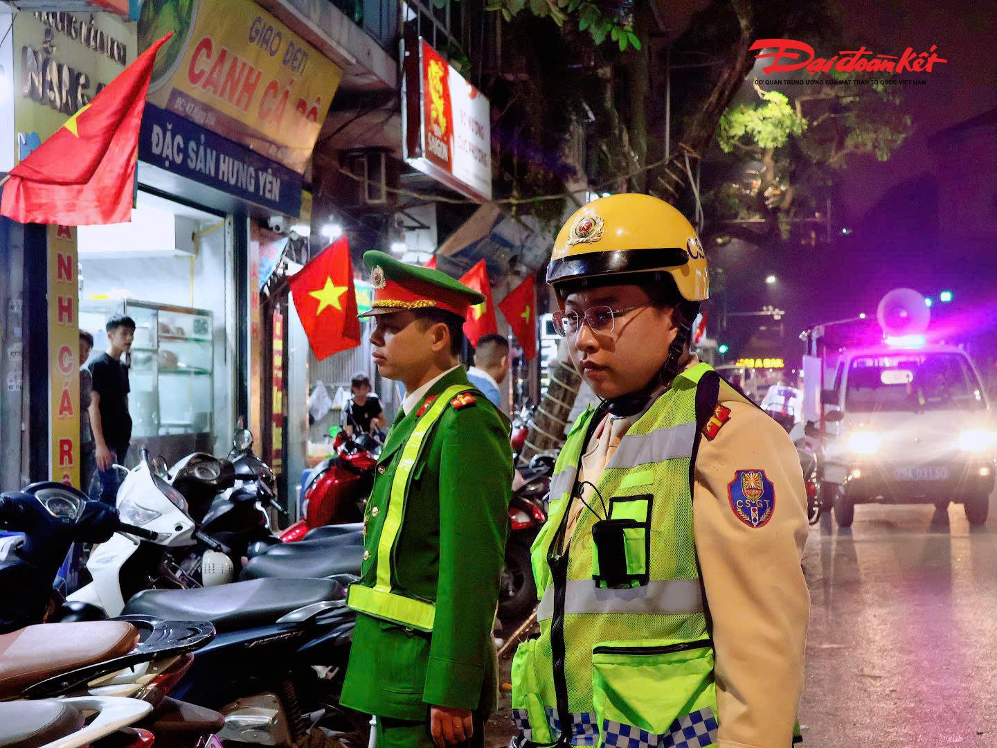 Sau khi thống nhất phương án, các tổ công tác đã triển khai tuần tra trên các tuyến, địa bàn trọng điểm, chủ động phát hiện, xử lý kịp thời các hành vi vi phạm, qua đó bảo đảm trật tự, an toàn giao thông và phòng ngừa các nguy cơ phát sinh phức tạp về an ninh, trật tự.