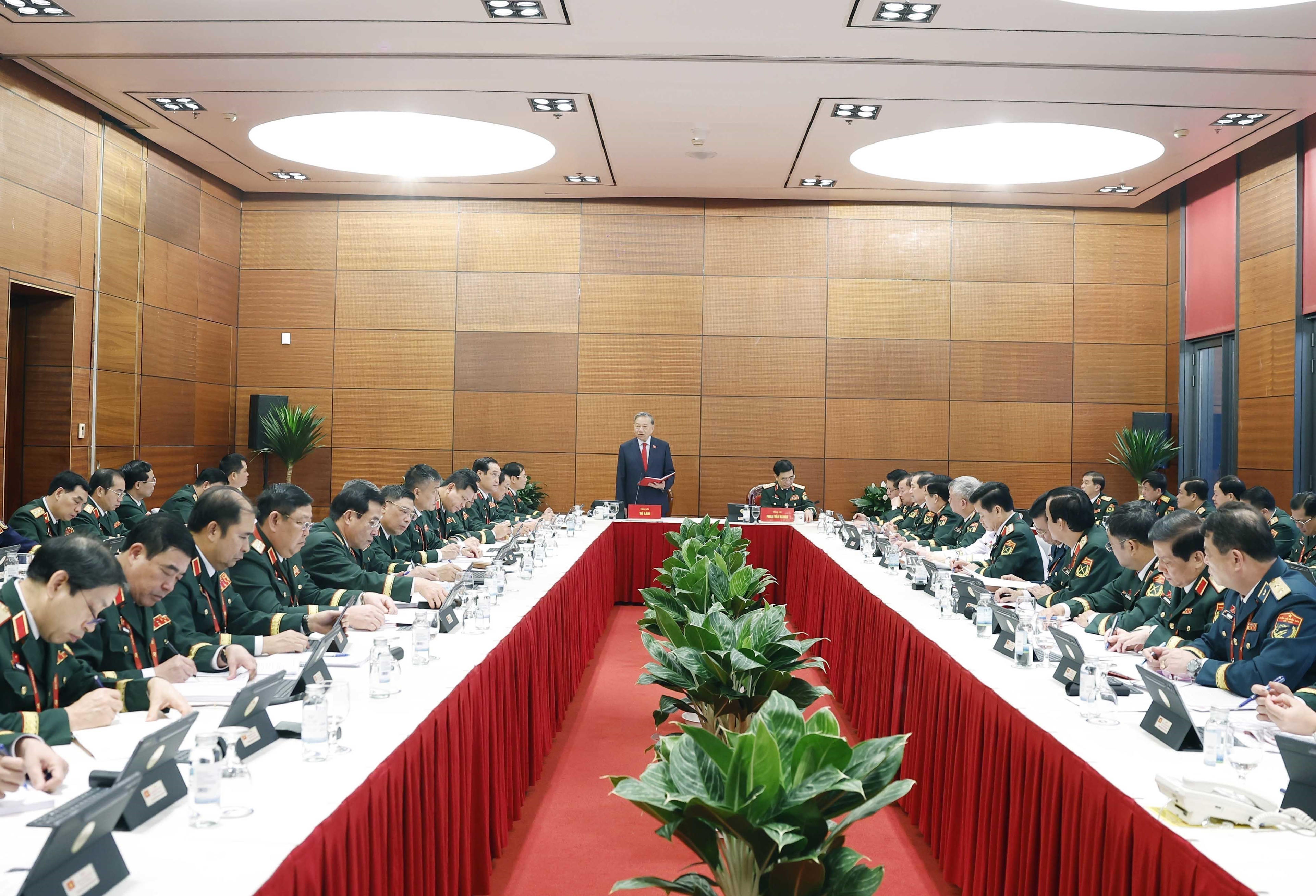 Tổng Bí thư Tô Lâm phát biểu tại buổi thảo luận Đoàn Đảng bộ Quân đội. Ảnh: TTXVN
