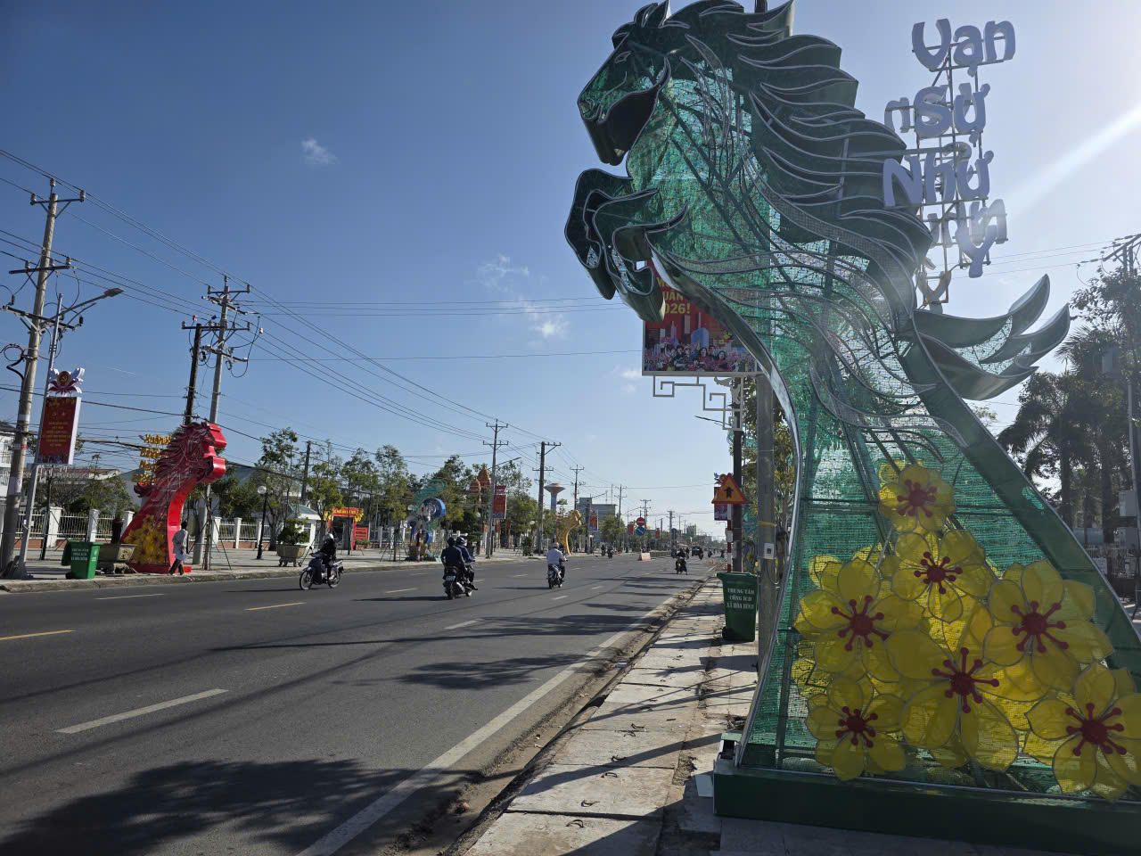 Đường phố xã Hòa Bình được thay áo mới. Ảnh: Nguyên Du 