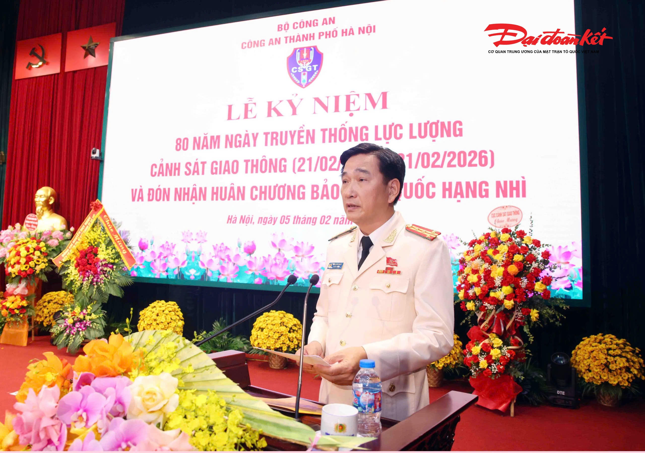 Thay mặt cán bộ chiến sĩ, Đại tá Trần Đình Nghĩa - Trưởng Phòng CSGT Công an thành phố Hà Nội trân trọng cảm ơn sự quan tâm, lãnh đạo, chỉ đạo của lãnh đạo Bộ Công an, Thành ủy, UBND thành phố và Ban Giám đốc CATP đối với lực lượng CSGT Thủ đô.