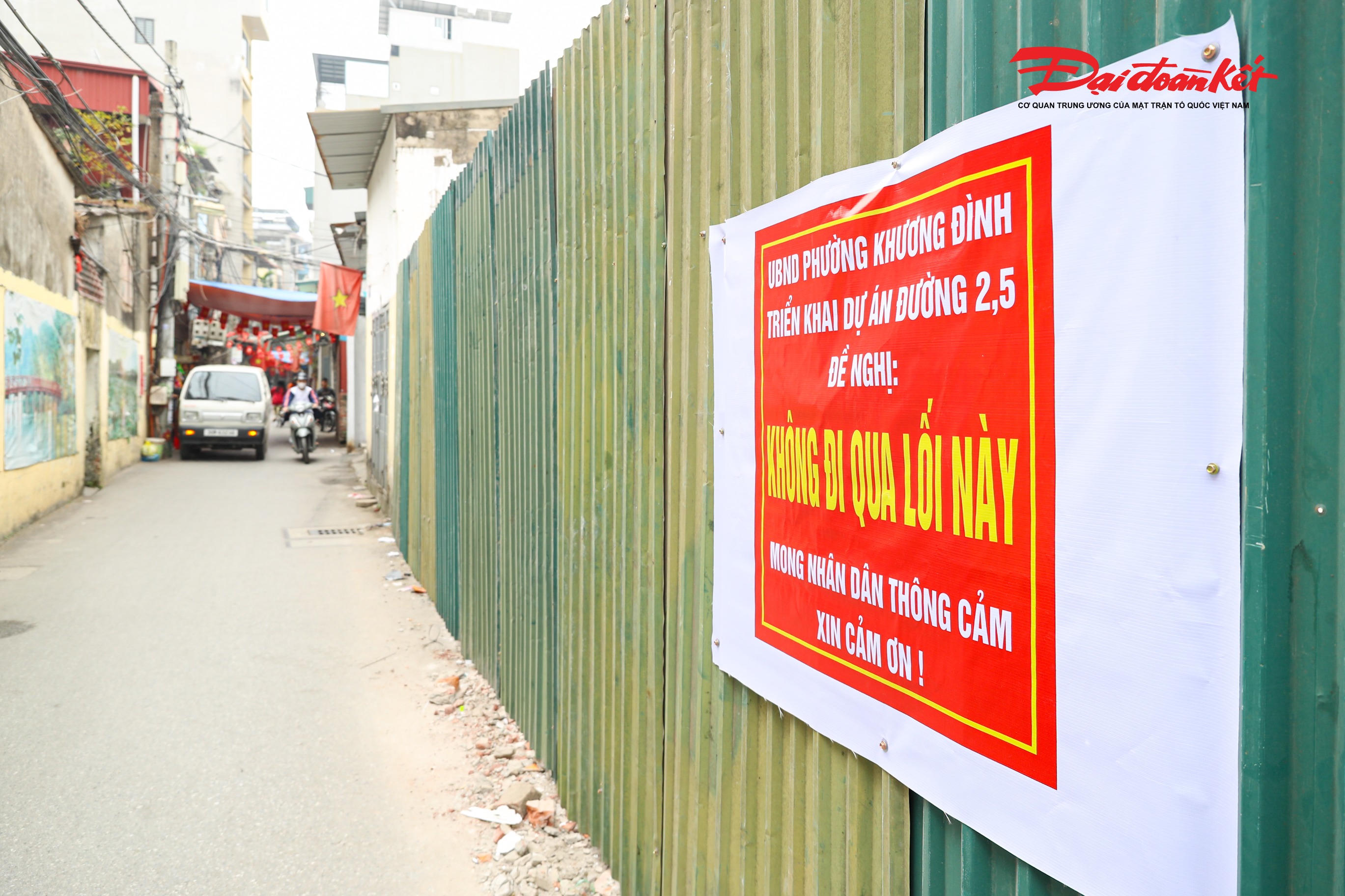 Xác định giải phóng mặt bằng là nhiệm vụ chính trị trọng tâm năm 2026, phường Khương Đình đang tập trung cao độ cho dự án đường Vành đai 2,5 đoạn Nguyễn Trãi – Đầm Hồng, với mục tiêu hoàn thành theo chỉ đạo của TP Hà Nội. Trong quý I, địa phương dự kiến bàn giao khoảng 500 m mặt bằng để phục vụ thi công.