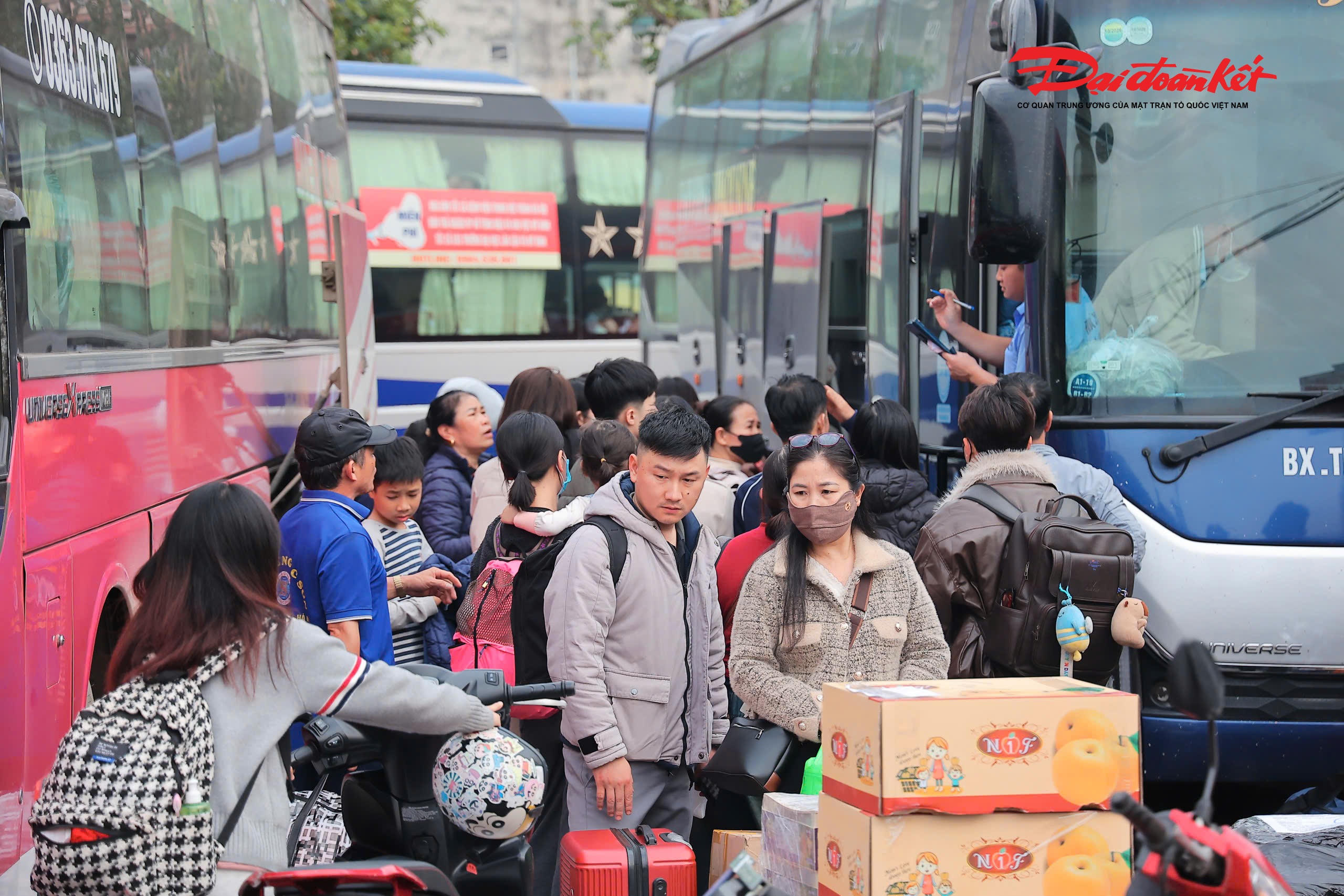 Anh Trần Văn Huy (quê Nam Định) cho biết đã đặt vé từ gần một tuần trước. 