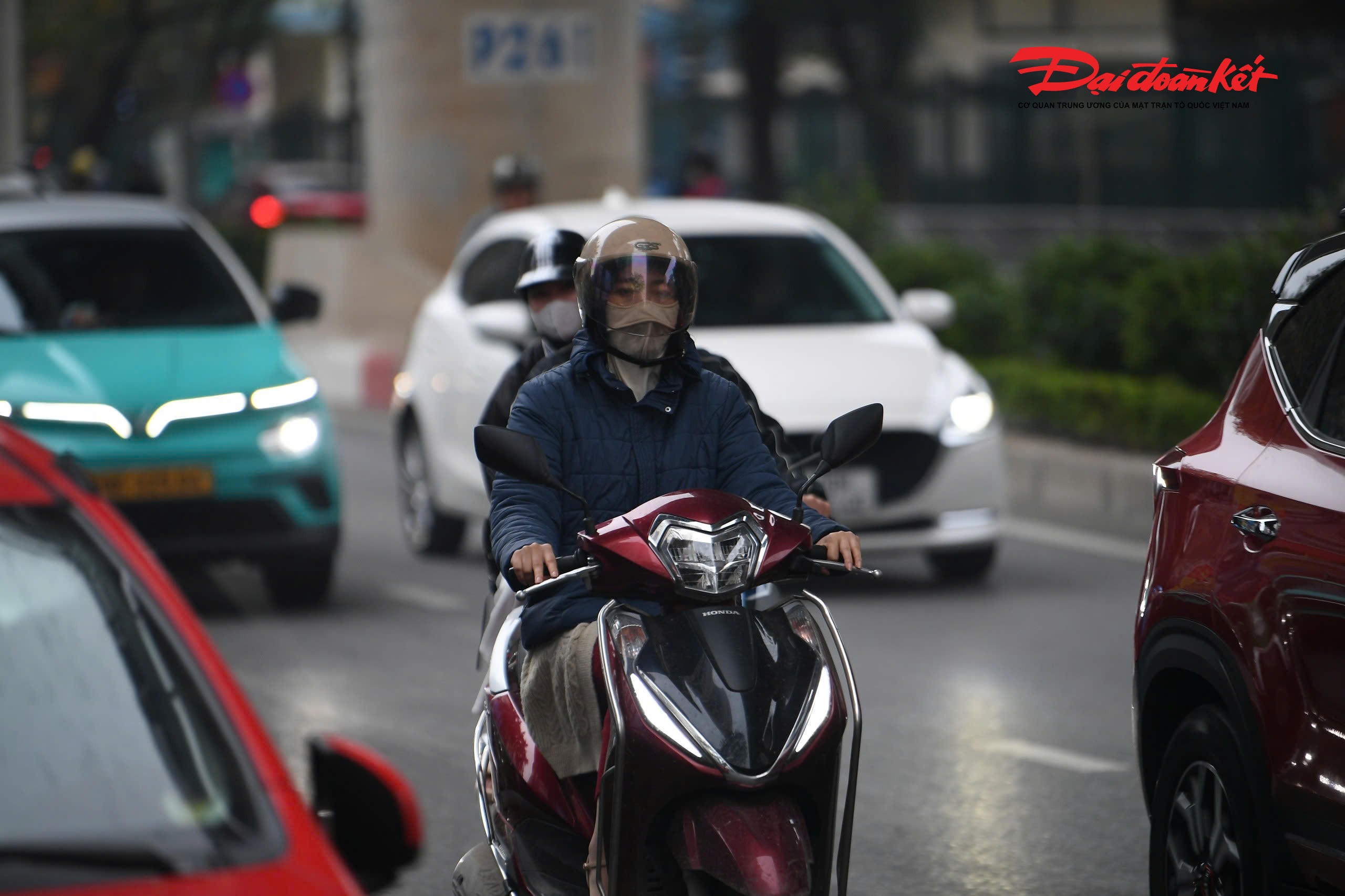 Các trục đường chính không xảy ra ùn tắc, dòng xe lưu thông đều trong giờ cao điểm.