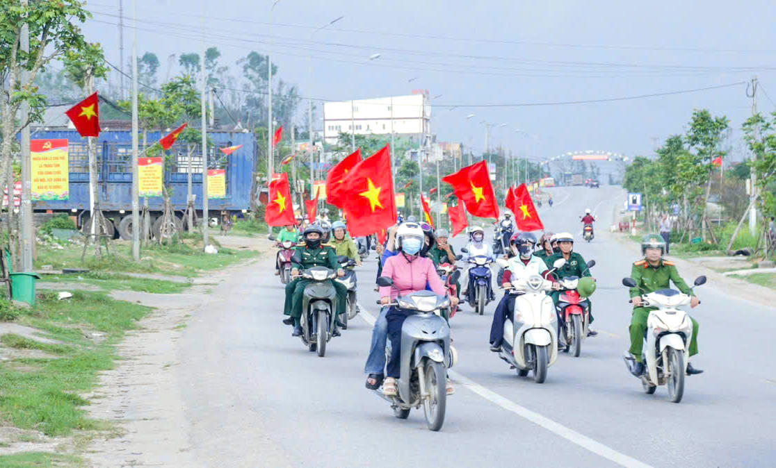 Các lực lượng và đoàn thể tham gia tuyên truyền lưu động, lan tỏa tinh thần đoàn kết trong cộng đồng.