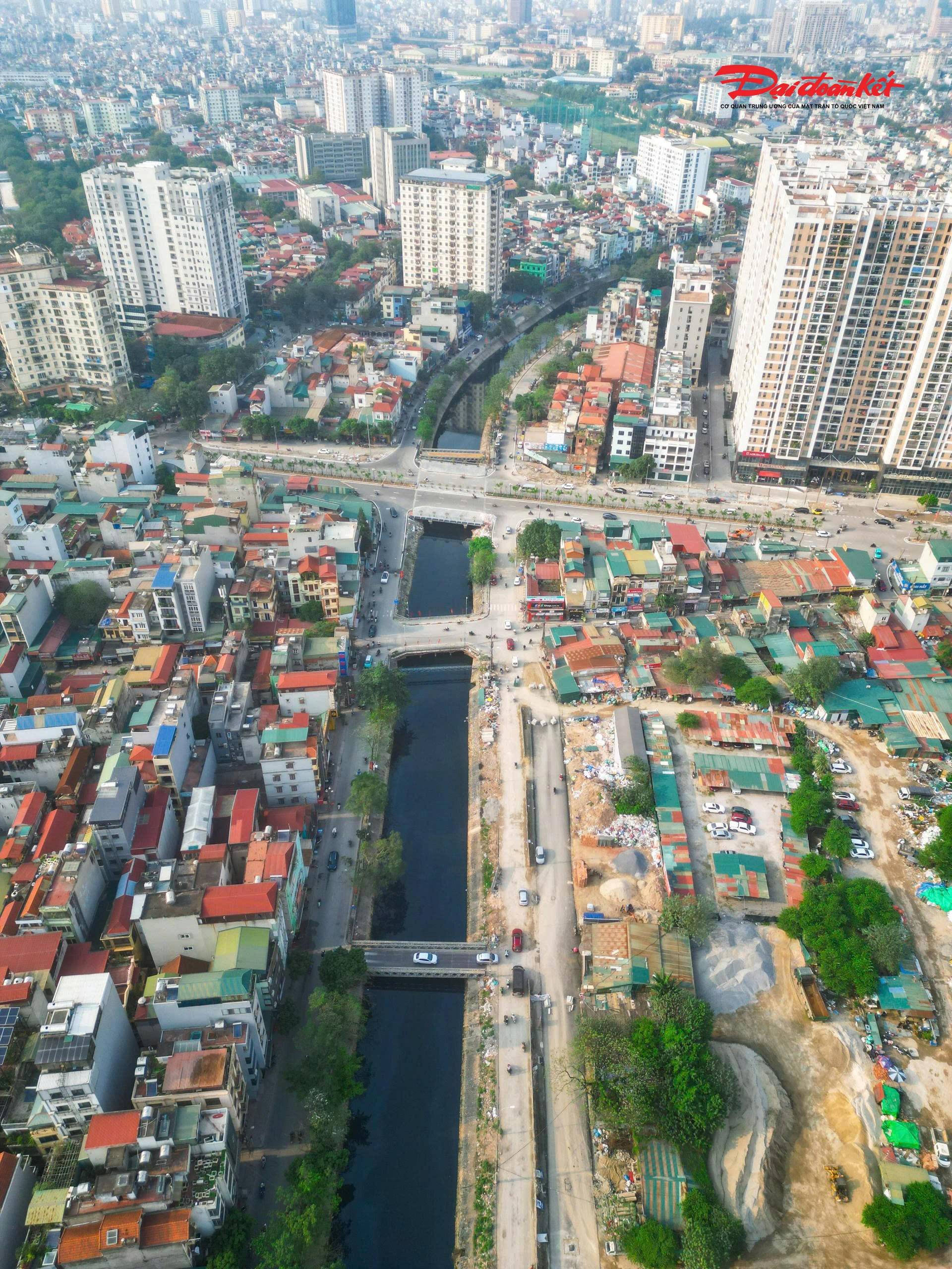 Theo hồ sơ thiết kế, cầu vượt sông Lừ được xây dựng với quy mô 2 nhịp, 2 mố, tổng chiều dài khoảng 50 m (tính cả nhịp và mố), bề rộng mặt cầu đạt 40 m. Đây là hạng mục thuộc gói thầu xây dựng cầu L3 trong tổng thể dự án tuyến Vành đai 2,5.